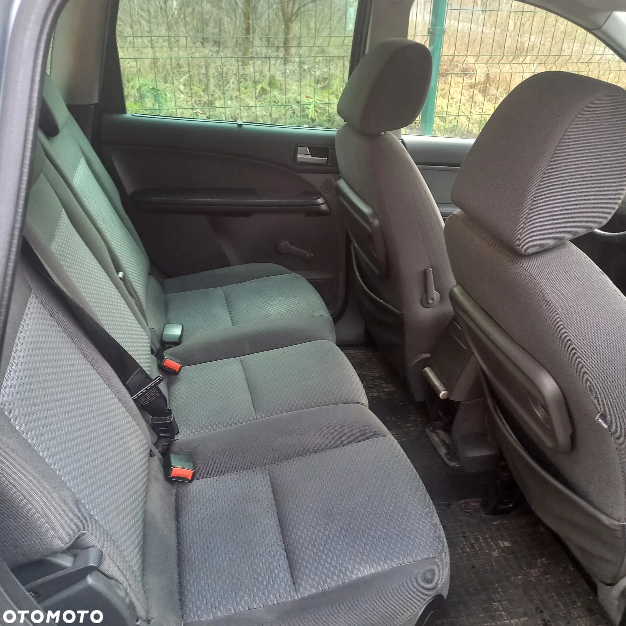 Ford Focus C-Max 1.6 TDCi Ambiente - 2