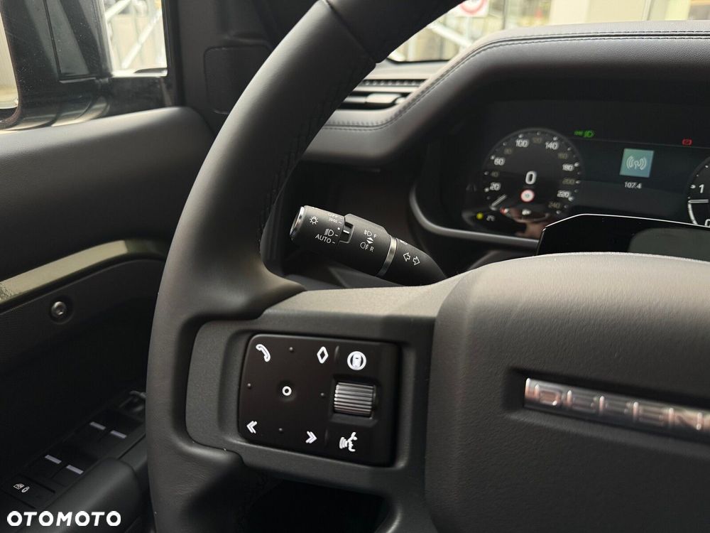 Land Rover Defender - 10