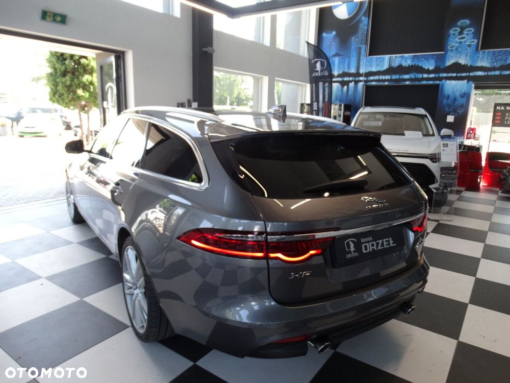 Jaguar XF - 5
