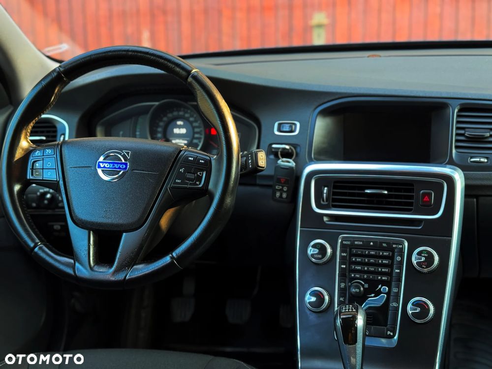 Volvo V60 D4 Drive-E Momentum - 41