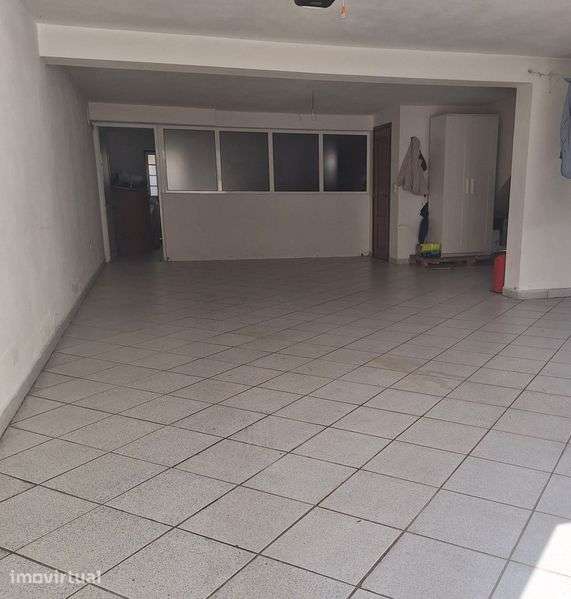 Moradia em Banda T4 para venda no Viso Sul, com logradouro. - Grande imagem: 2/8