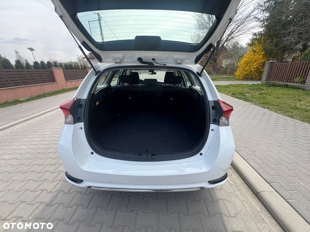 Toyota Auris - 16