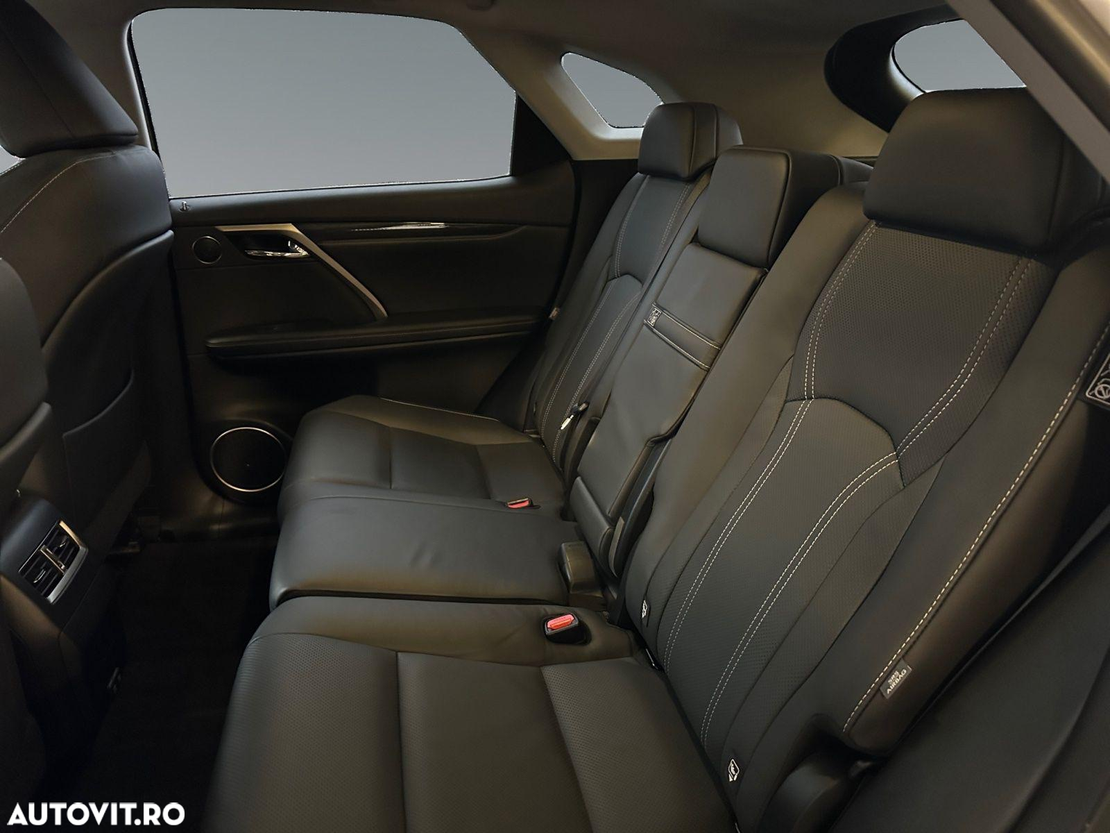 Lexus Seria RX - 11