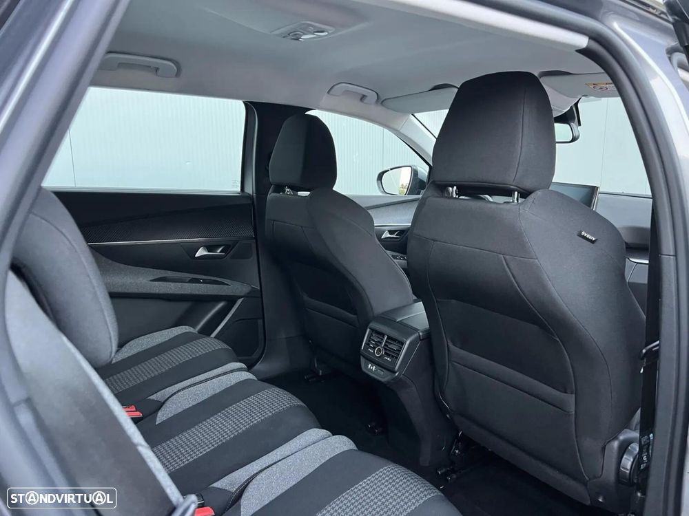 Peugeot 5008 PureTech 130 EAT8 Stop & Start Active Business-Pack - 26