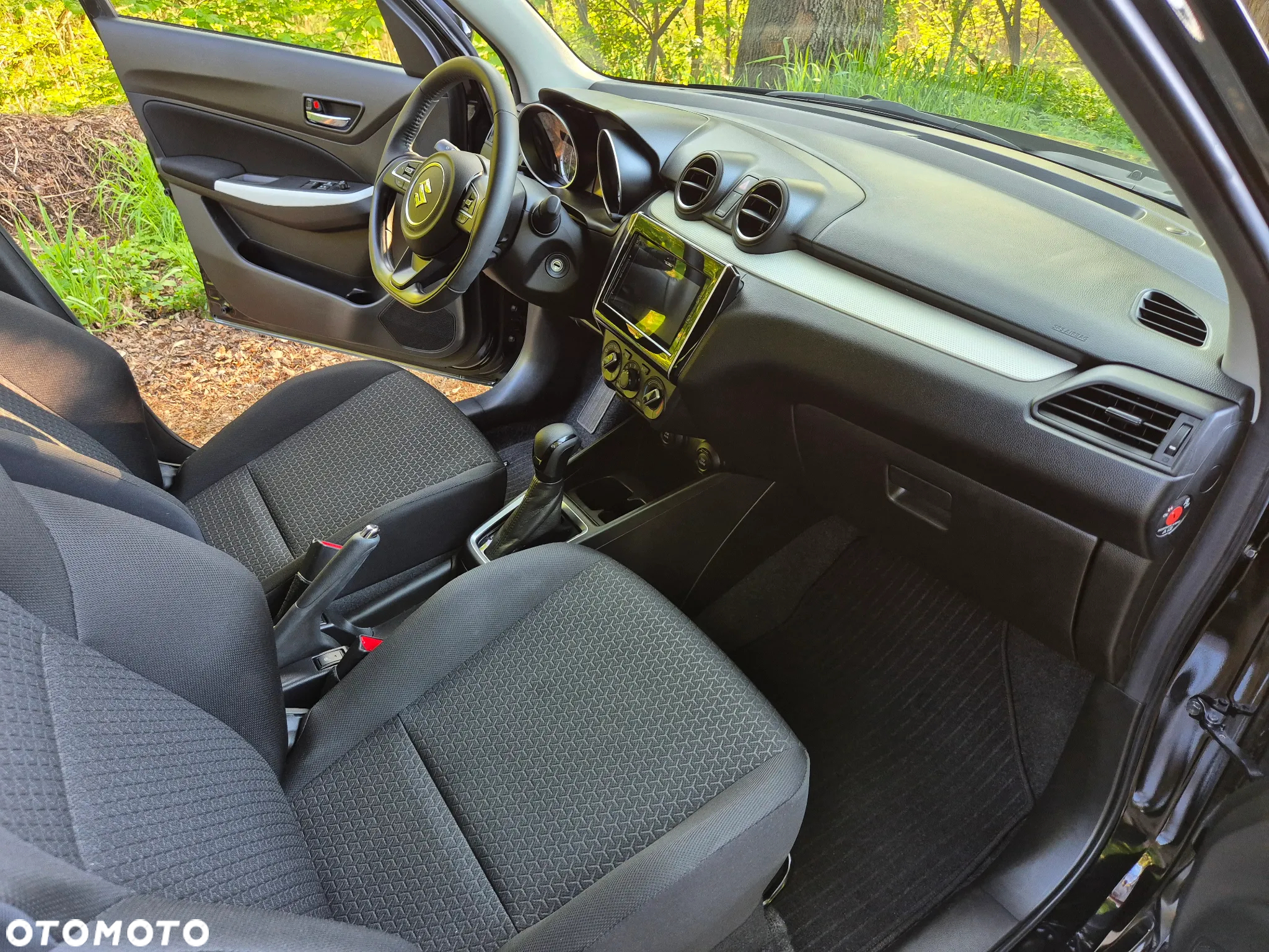 Suzuki Swift 1.2 Dualjet SHVS Premium CVT - 33