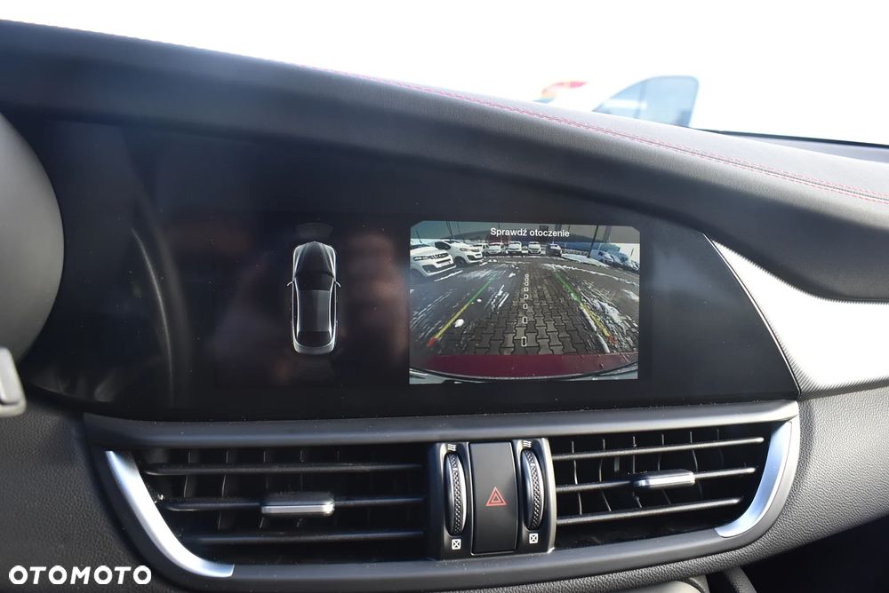 Alfa Romeo Giulia 2.0 Turbo Tributo Italiano Q4 - 34