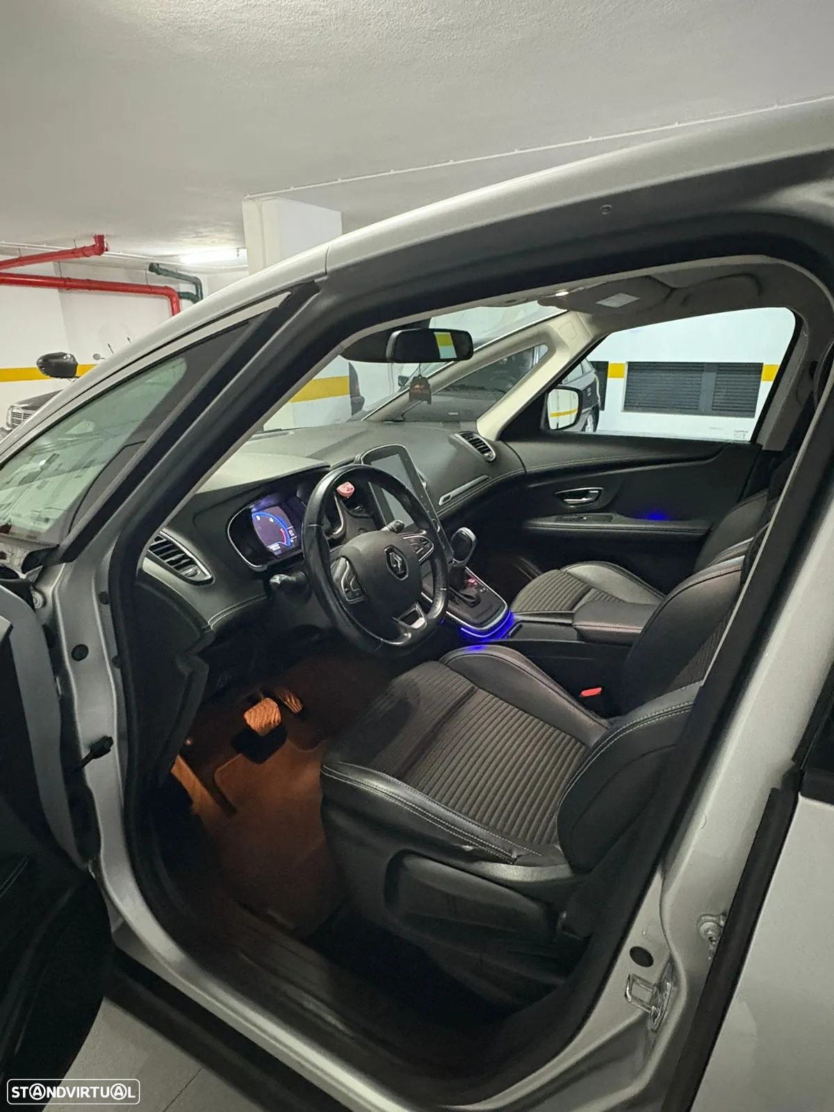Renault Grand Scénic - 10