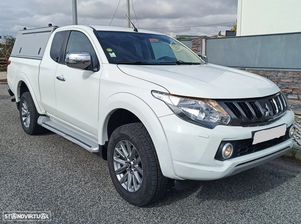 Mitsubishi L200 2.4 DI-D CD Instyle Sportw.Strakar 4WD - 5