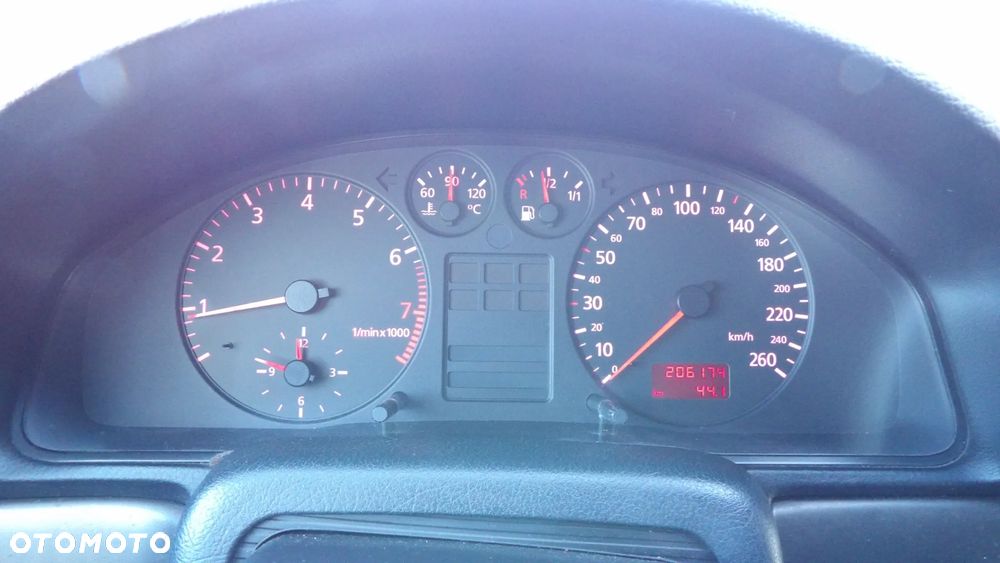 Audi A4 Limousine - 11