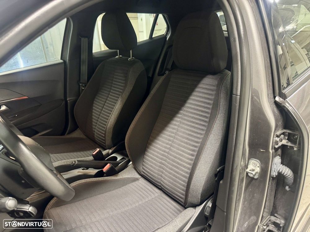 Peugeot 2008 1.2 PureTech Active Pack - 23