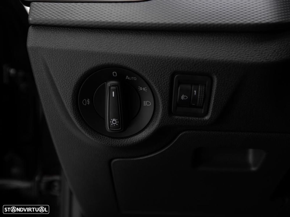 Skoda Kamiq 1.0 TSI — fotografia 14
