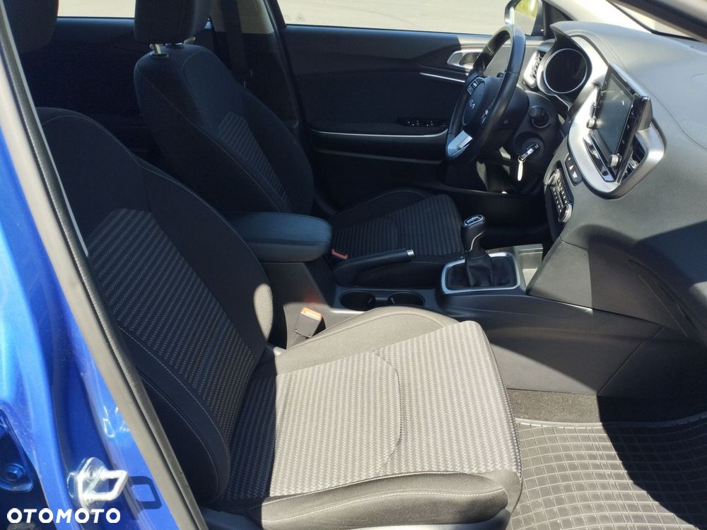Kia Ceed 1.5 T-GDI M - 22