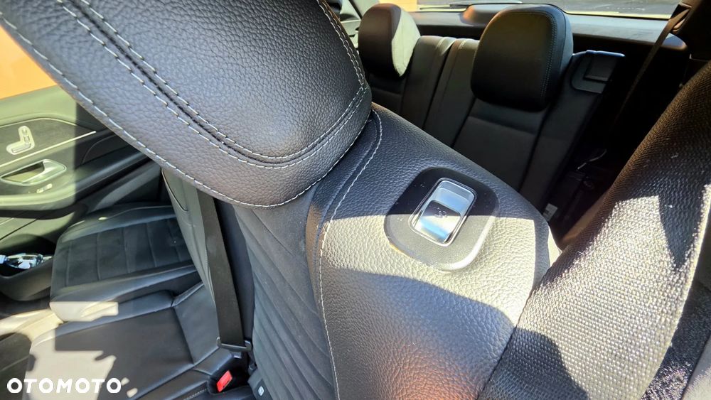 Mercedes-Benz GLE 300 d 4-Matic - 22