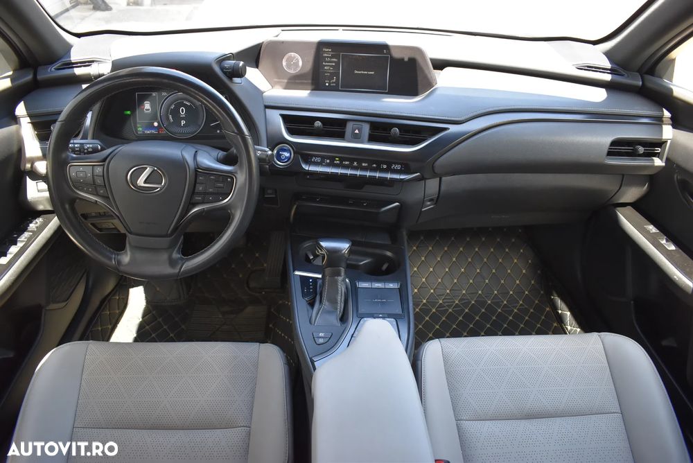 Lexus UX 250h E-FOUR Executive - 9