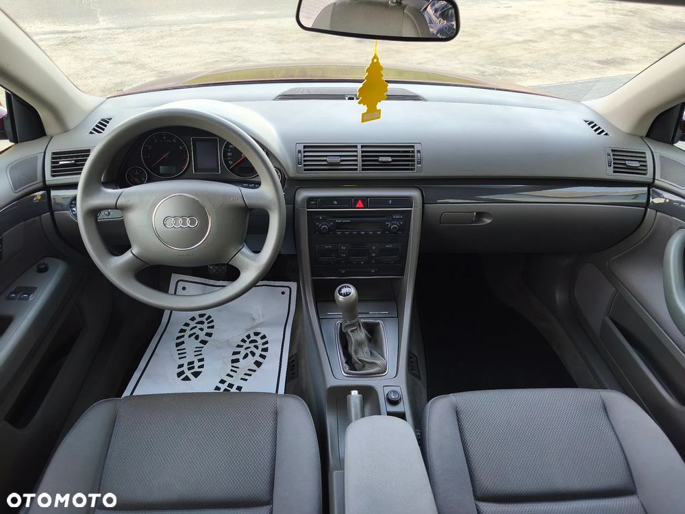 Audi A4 Limousine - 33