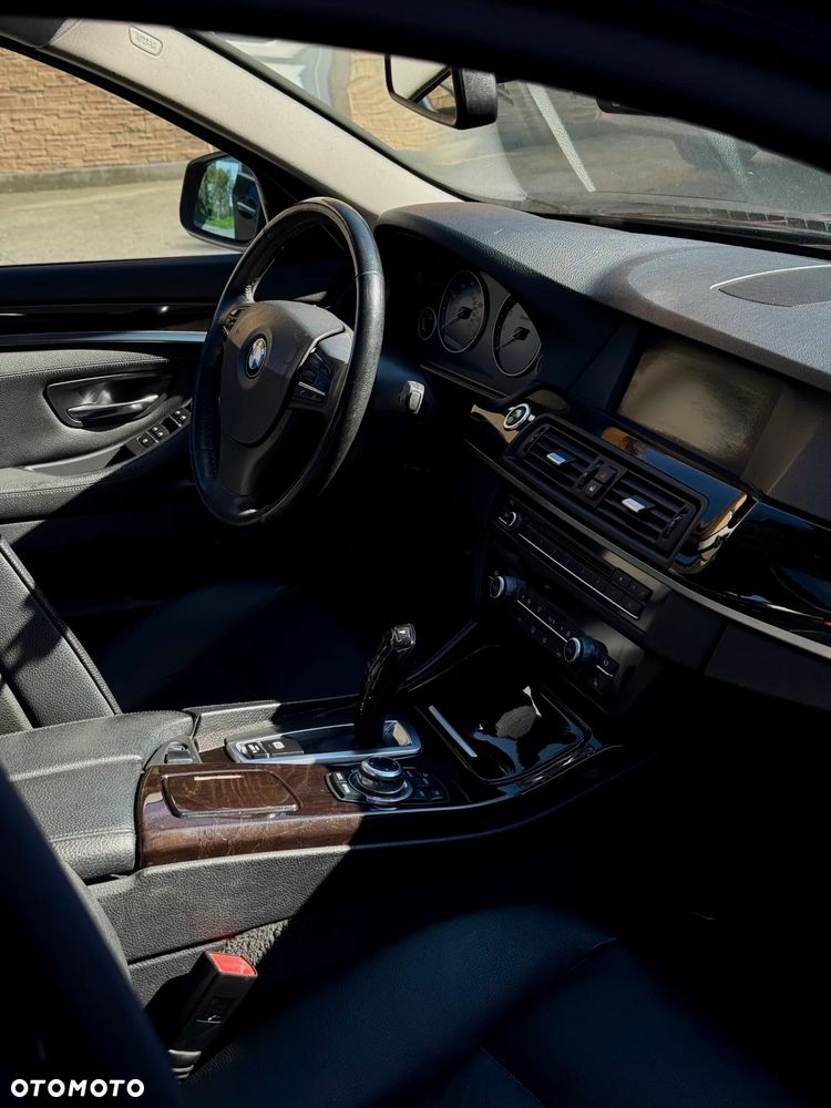 BMW Seria 5 528i - 21