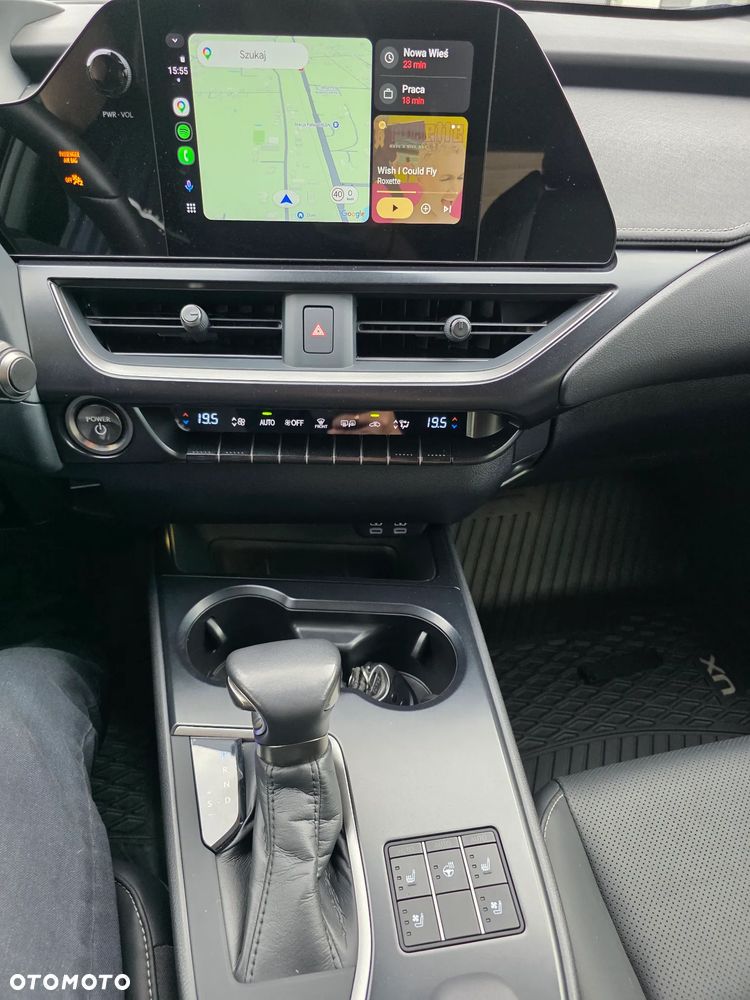 Lexus UX - 16