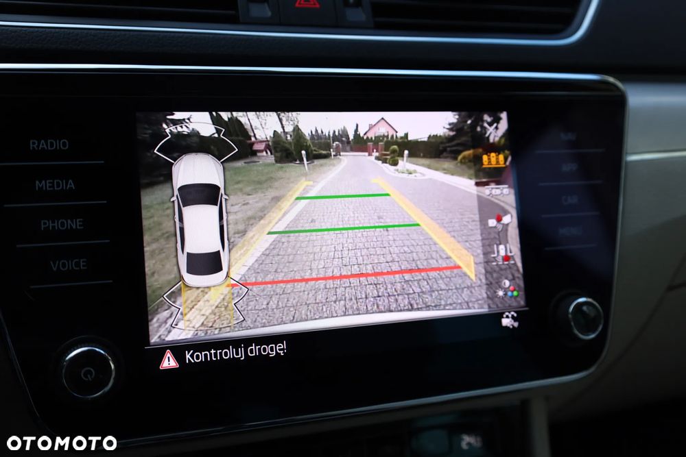 Skoda Superb 2.0 TSI Style DSG - 26