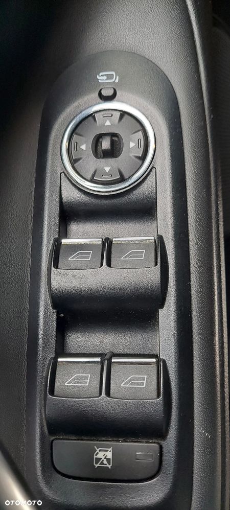 Ford S-Max 2.2 TDCi Titanium - 12