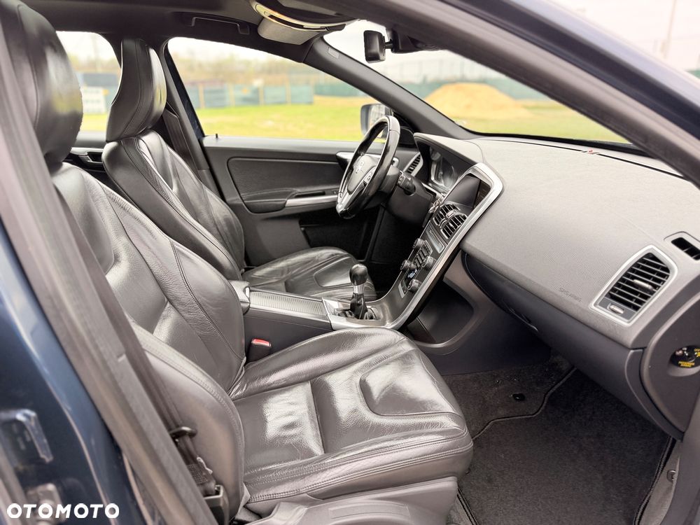 Volvo XC 60 D3 Momentum - 21