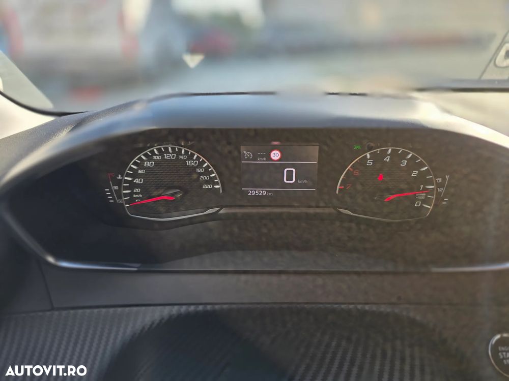 Peugeot 208 - 7