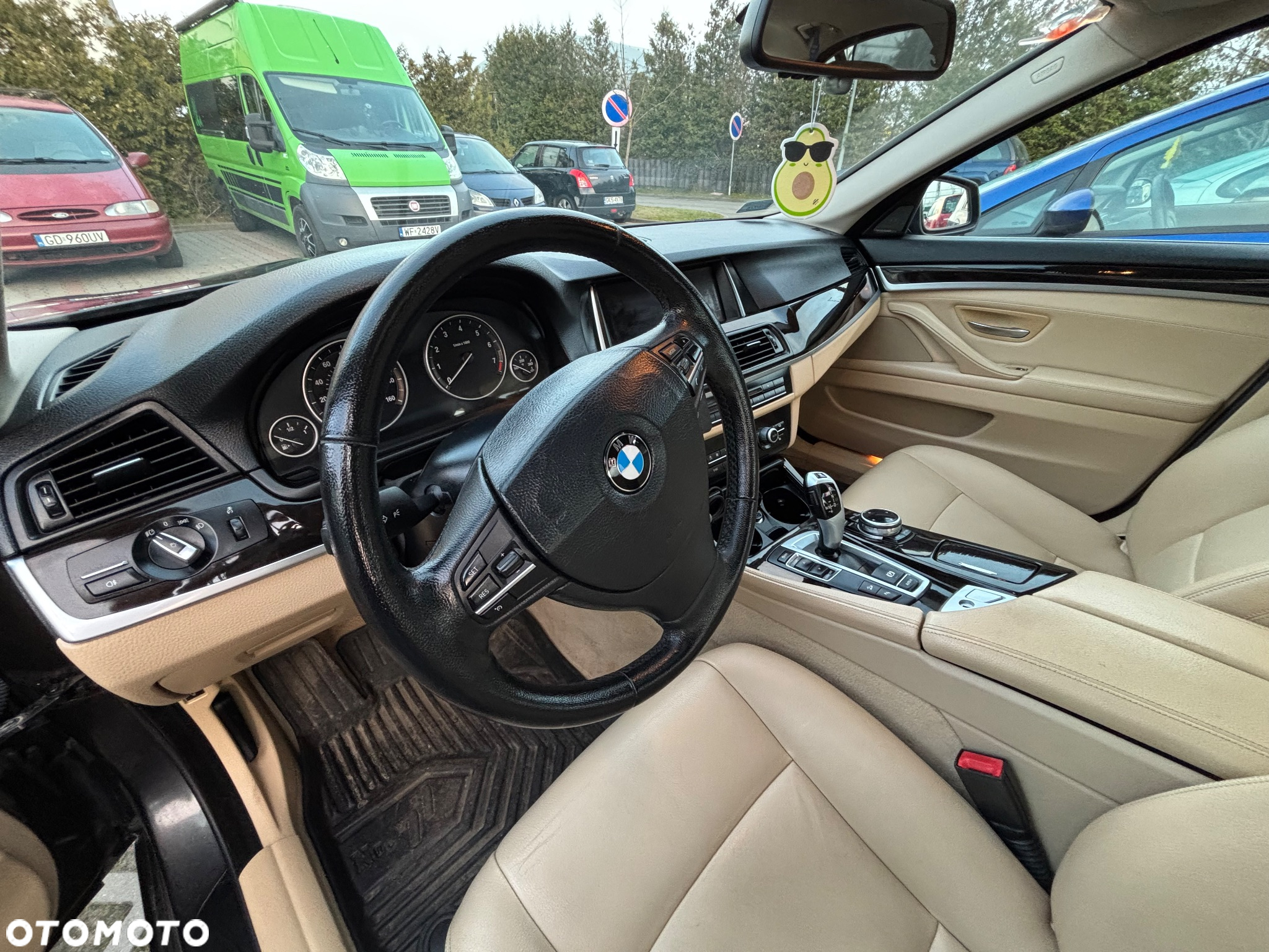 BMW Seria 5 528i xDrive - 10