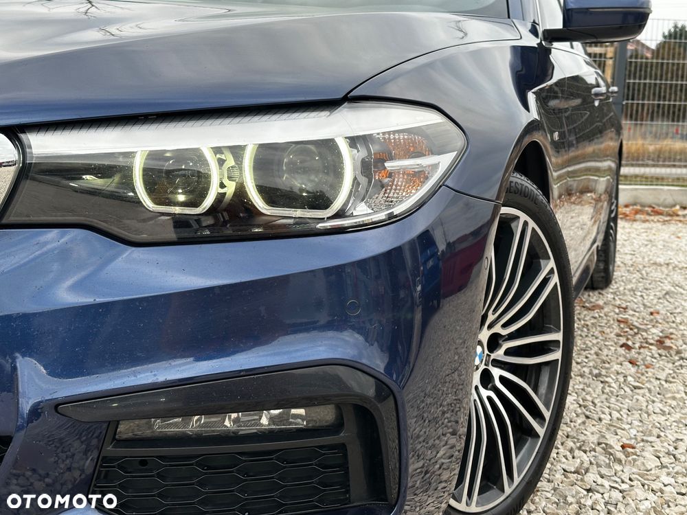 BMW Seria 5 530d xDrive Touring - 12