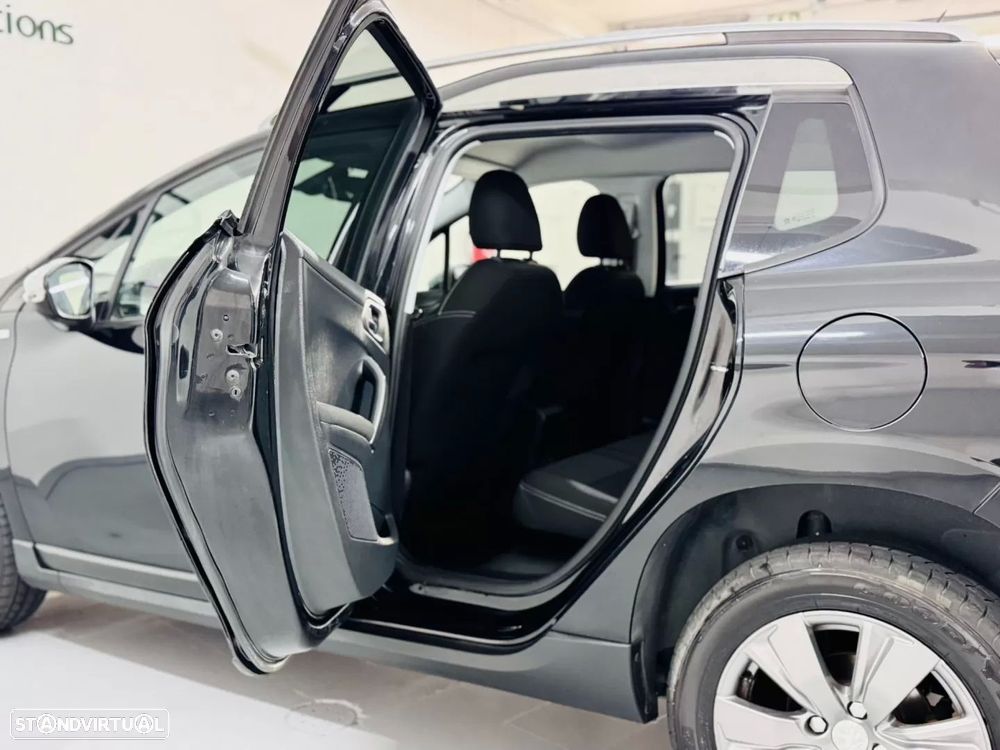 Peugeot 2008 1.6 BlueHDi Style - 42