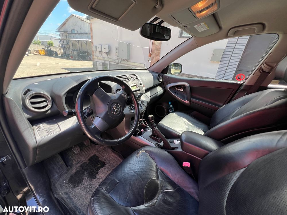 Toyota RAV4 - 4