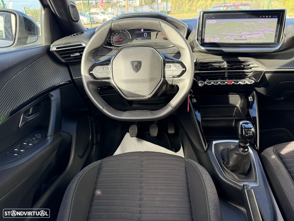Peugeot 2008 1.2 PureTech Style - 12