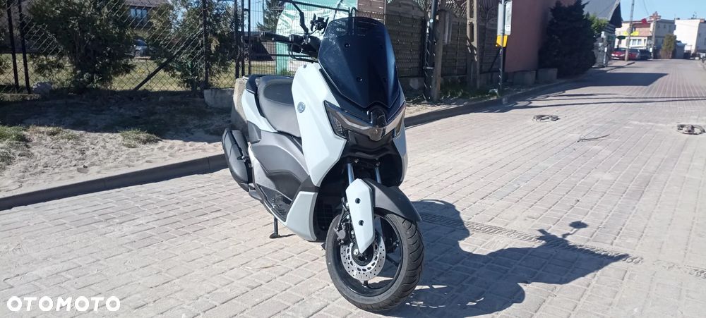 Yamaha NMAX - 1
