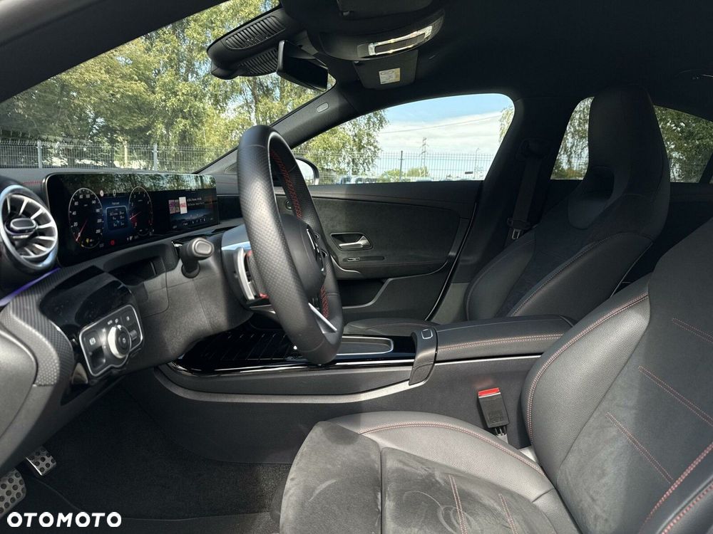 Mercedes-Benz CLA - 17