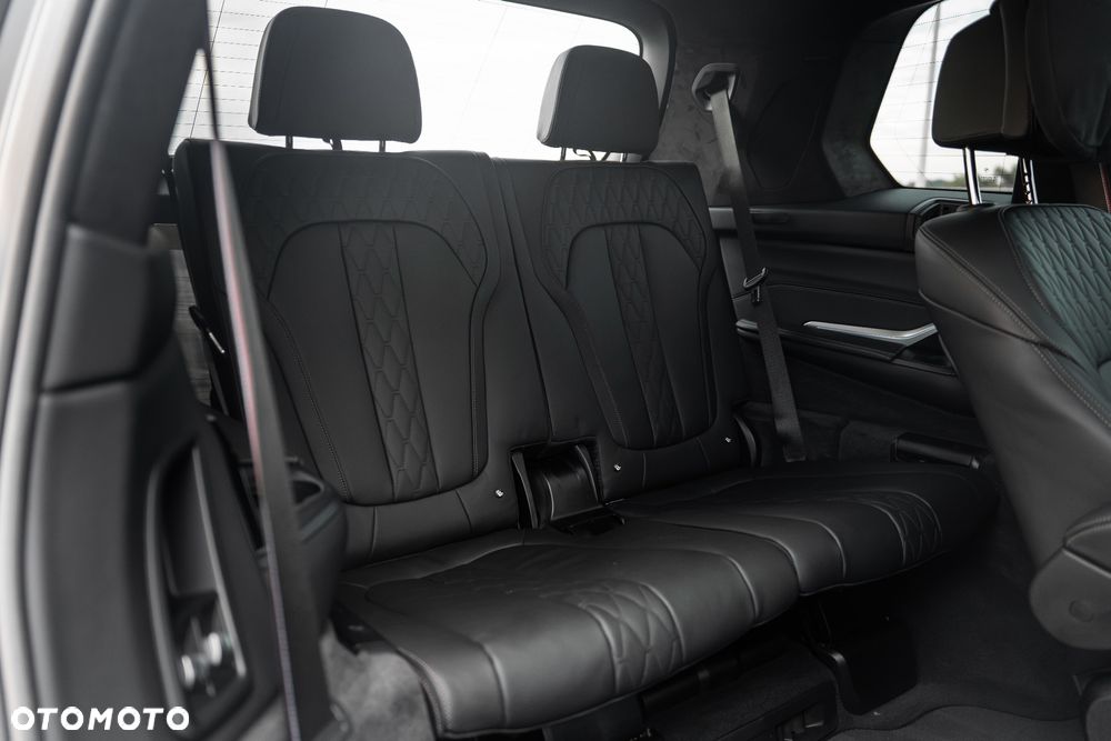 BMW X7 M60i xDrive mHEV M Sport Edition sport - 32