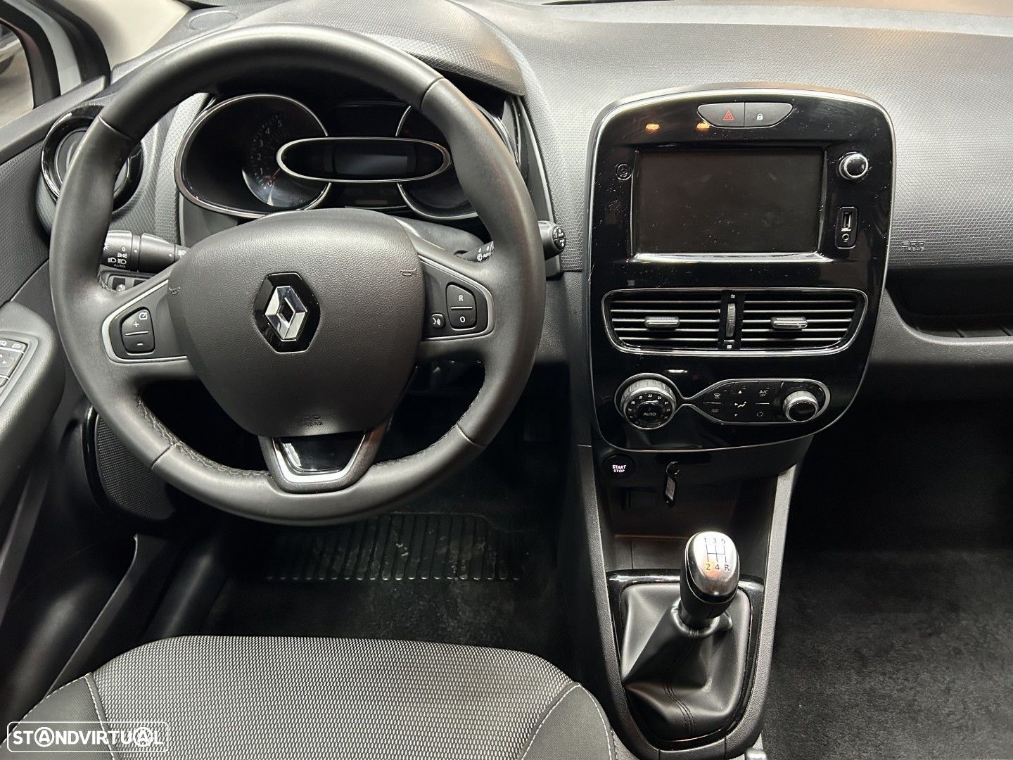 Renault Clio Sport Tourer 0.9 TCe Zen - 12