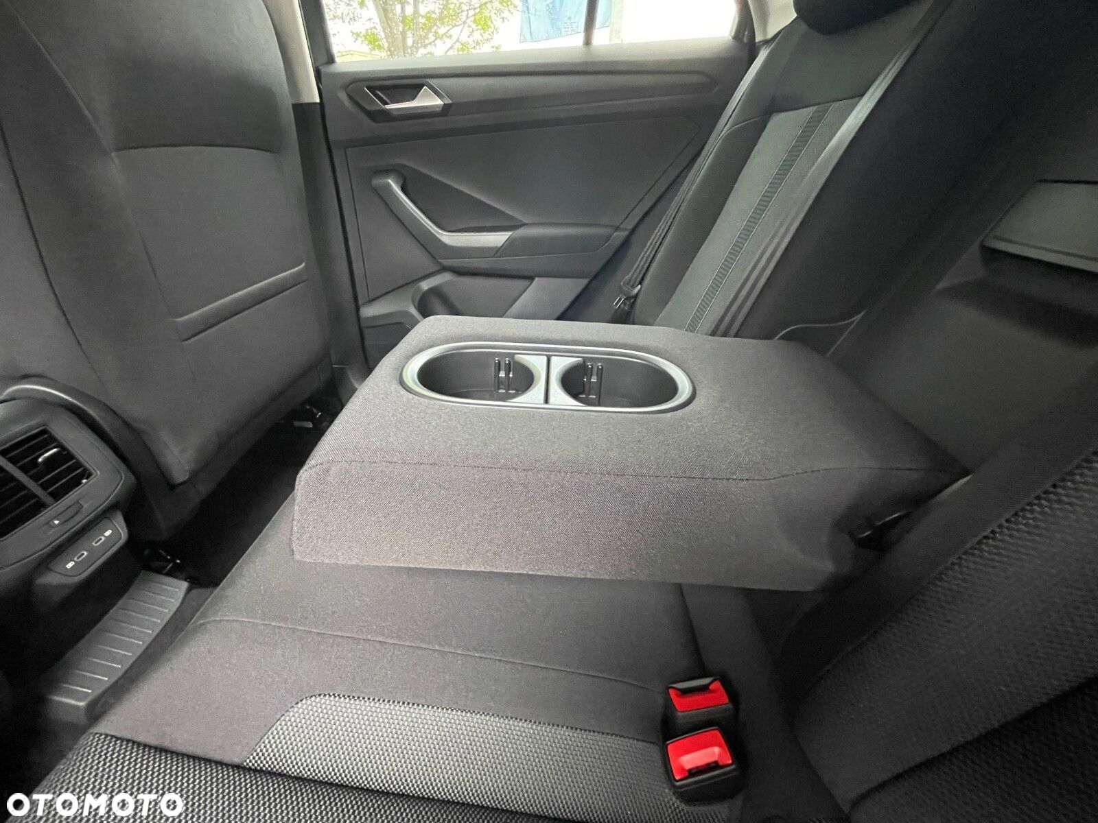 Volkswagen T-Roc 1.5 TSI Life Plus DSG - 26