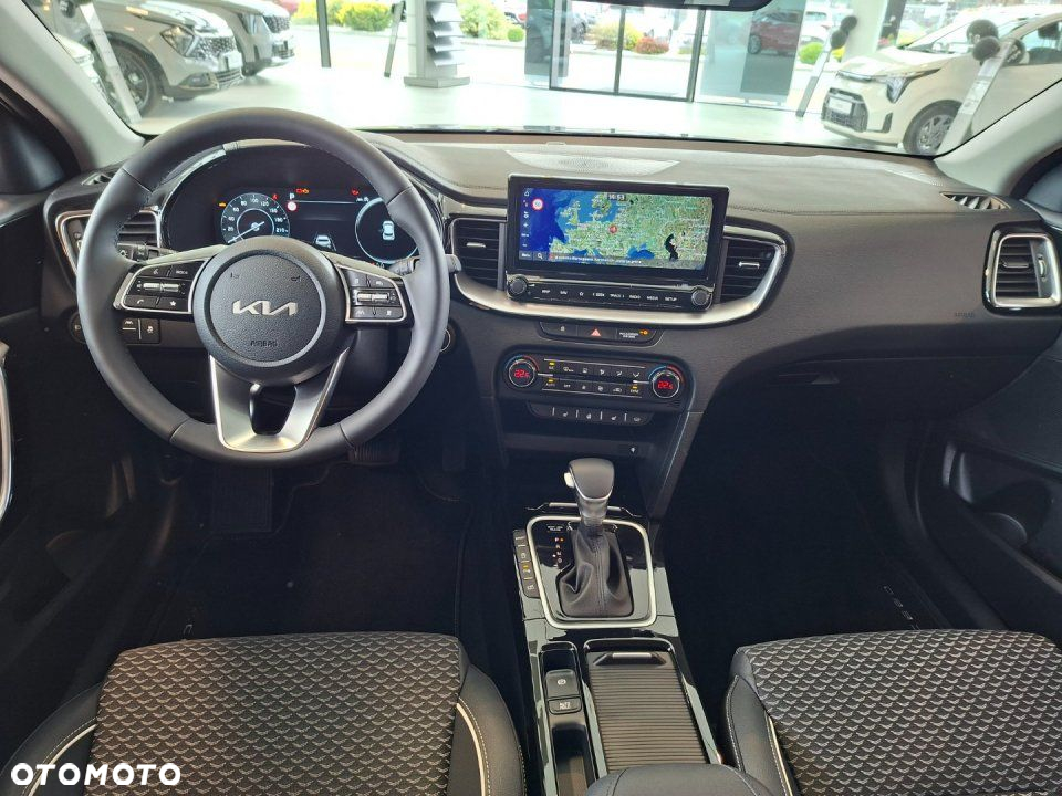 Kia XCeed - 13