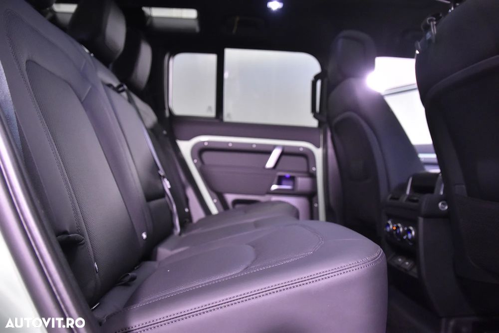 Land Rover Defender - 12