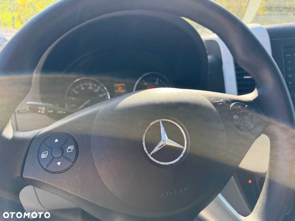 Mercedes-Benz Sprinter - 22