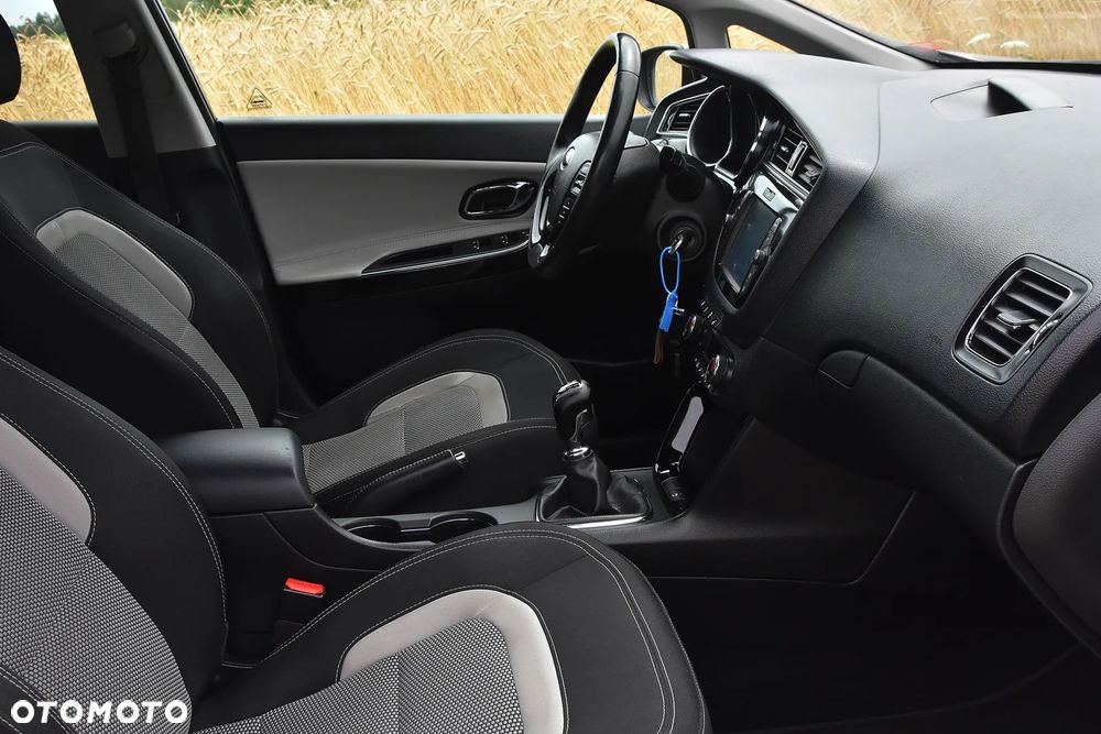 Kia Ceed 1.6 GDI L Business Line - 16