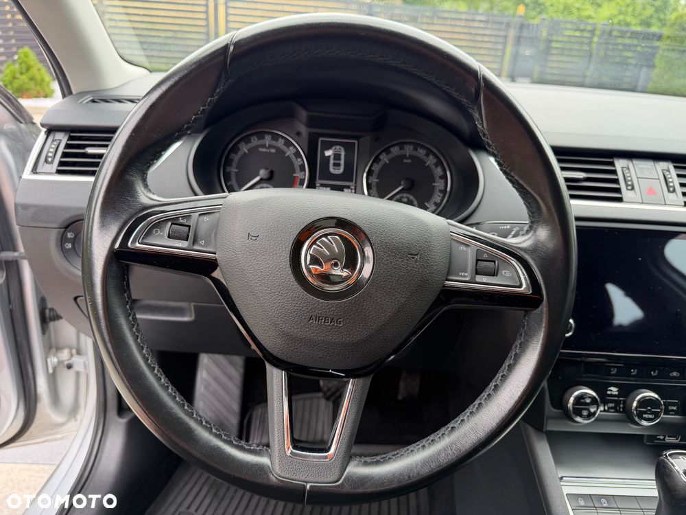 Skoda Octavia 2.0 TDI Ambition DSG - 25