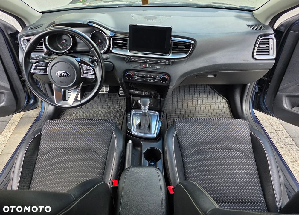 Kia Ceed 1.4 T-GDI L Business Line DCT - 12