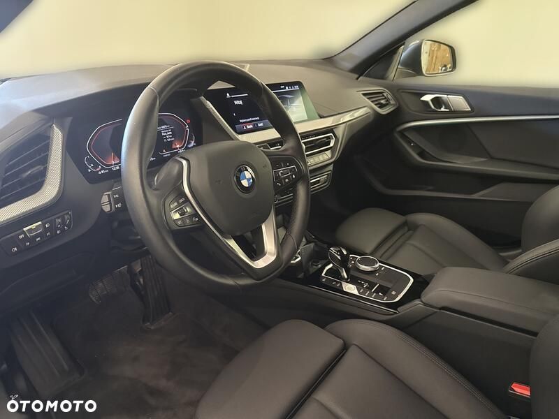 BMW Seria 2 218i - 10