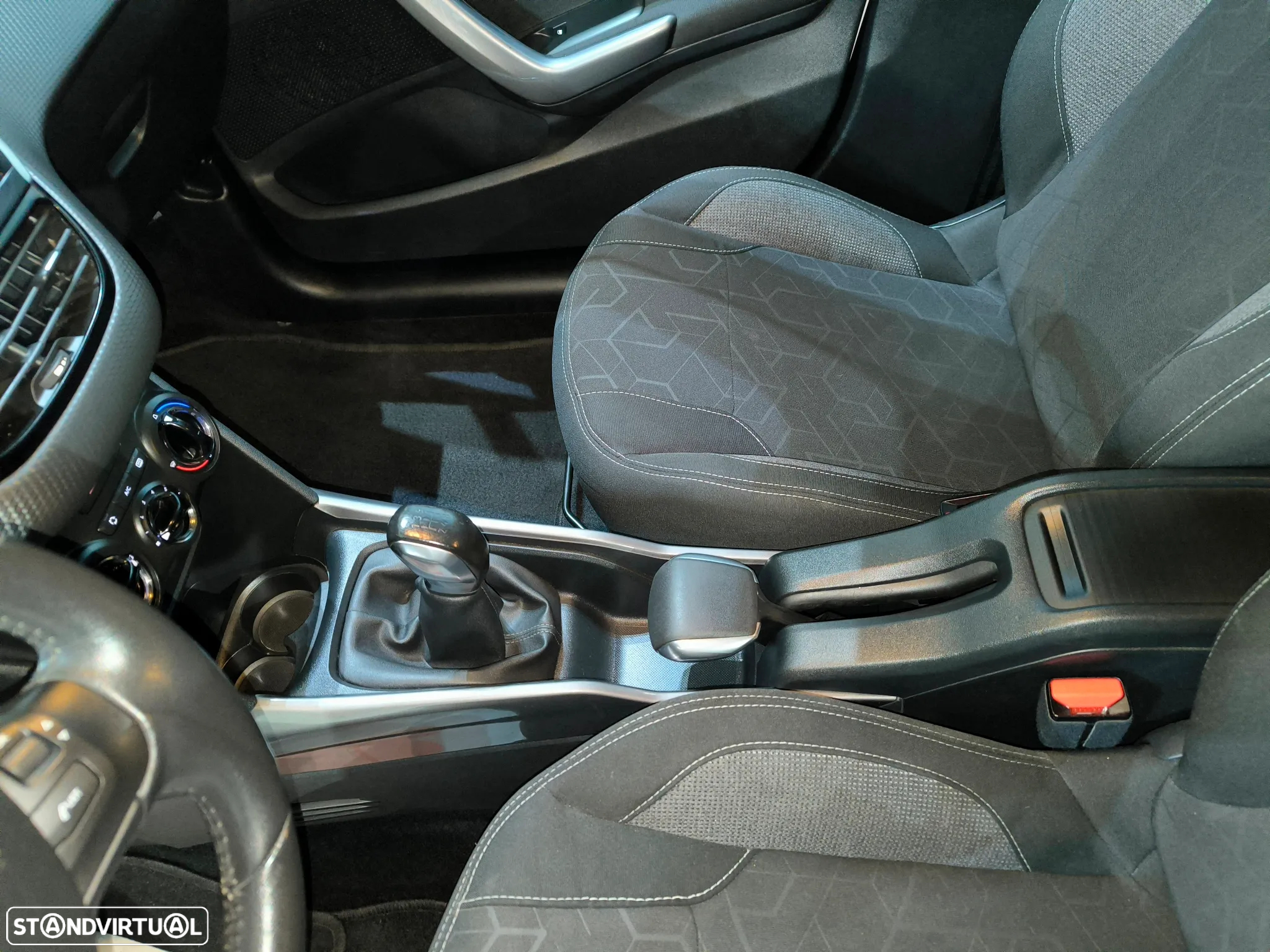 Peugeot 2008 1.2 PureTech Style - 21
