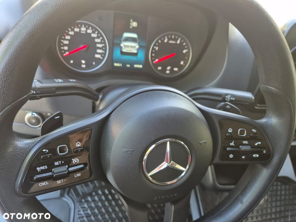 Mercedes-Benz Sprinter - 33