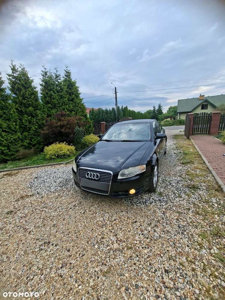 Audi A4 Limousine - 1