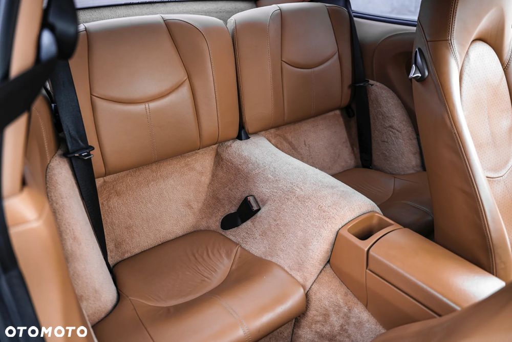 Porsche 911 Carrera - 20