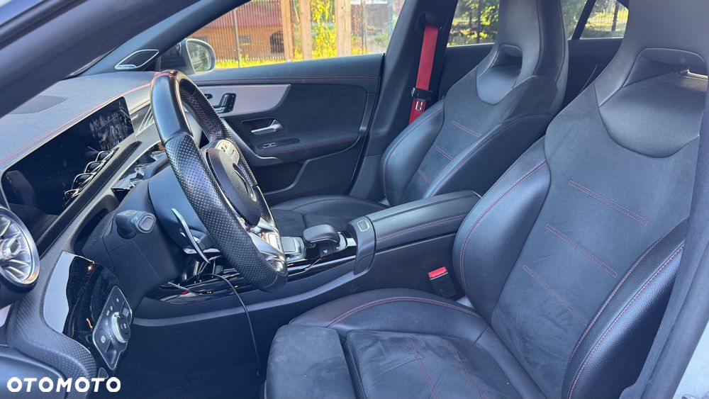 Mercedes-Benz CLA AMG 45 4-Matic 8G-DCT - 8