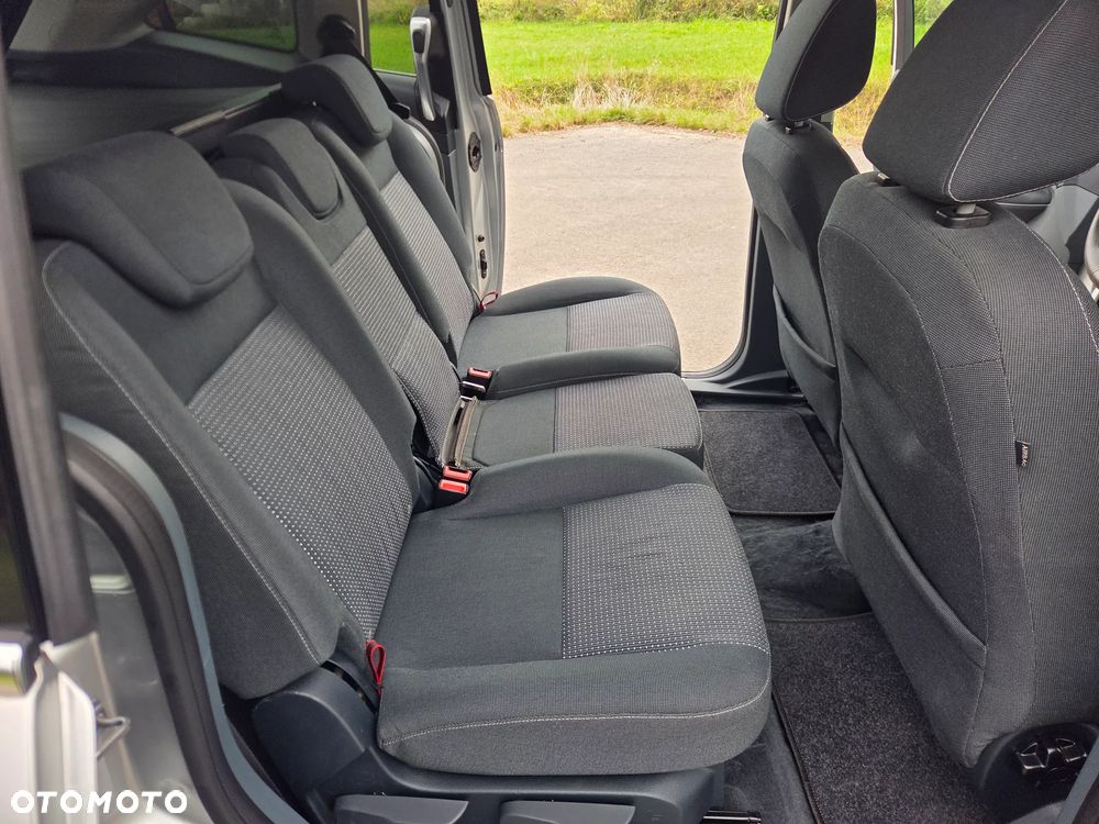Ford Grand C-MAX - 16