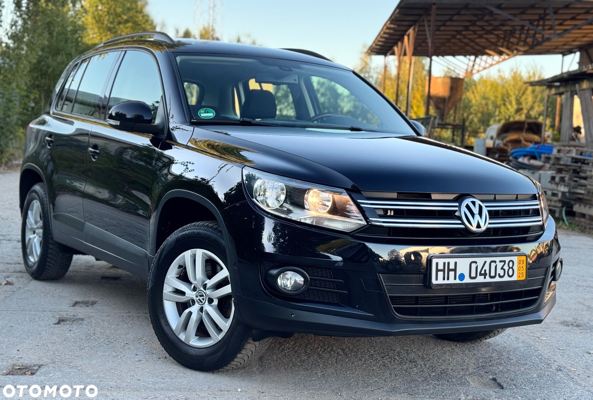 Volkswagen Tiguan - 1