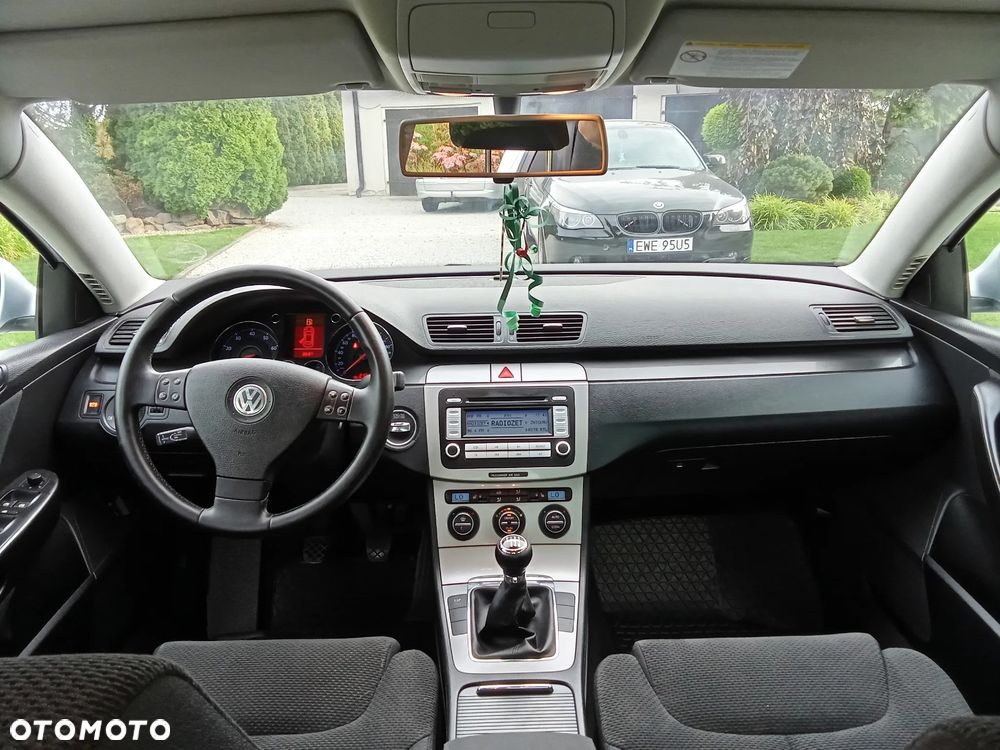 Volkswagen Passat - 13